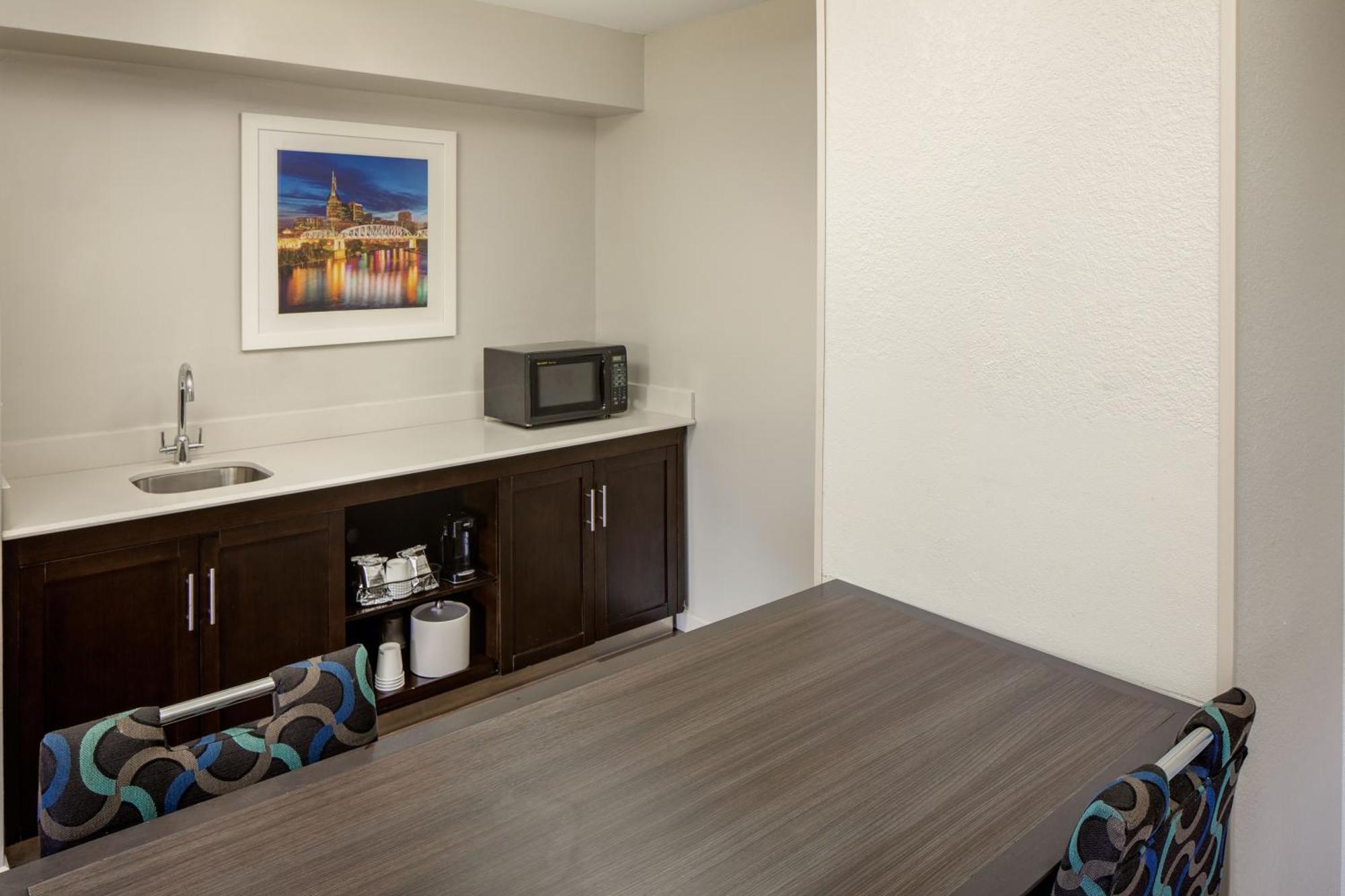 Hampton Inn & Suites Nashville-Airport Zewnętrze zdjęcie