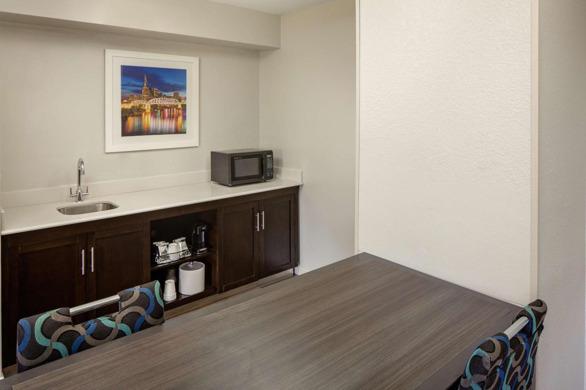 Hampton Inn & Suites Nashville-Airport Zewnętrze zdjęcie