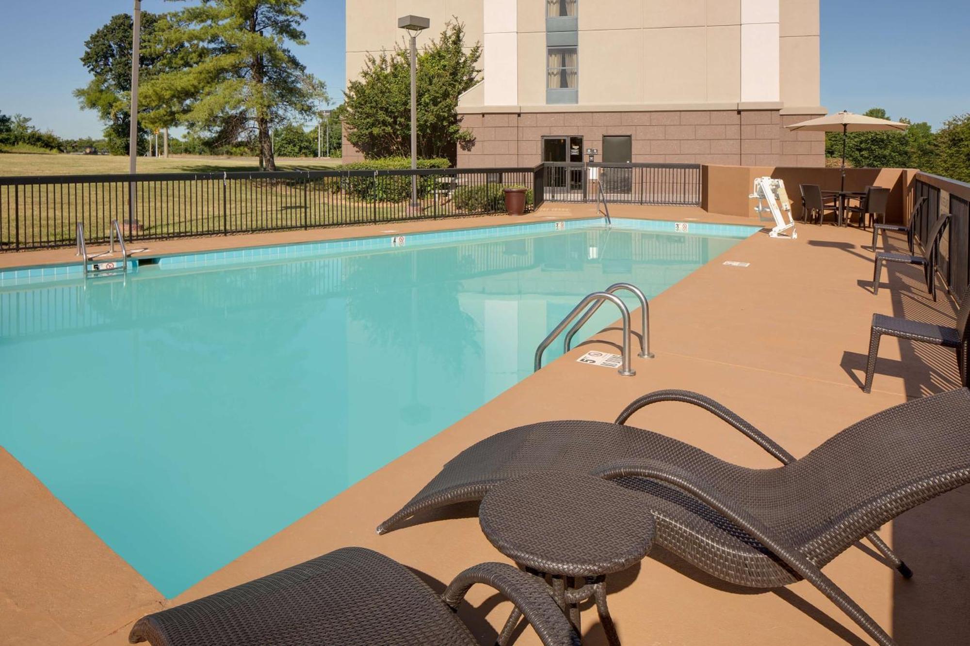 Hampton Inn & Suites Nashville-Airport Zewnętrze zdjęcie